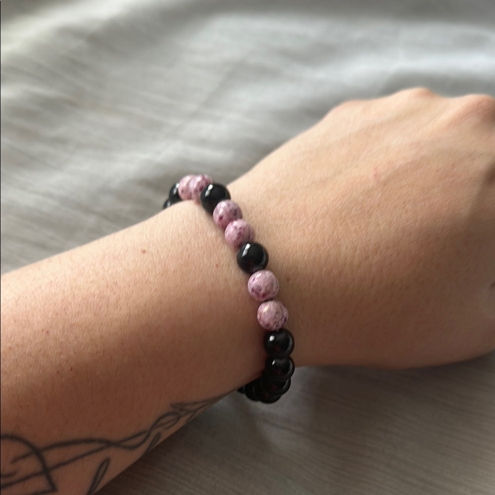 Handmade Elegant Pink and Black Beaded Bracelet